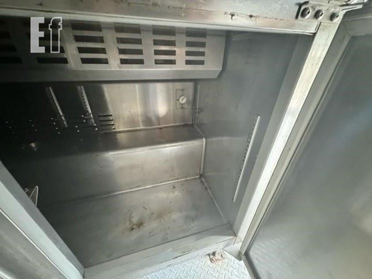 2011-custom-trailer-image-23