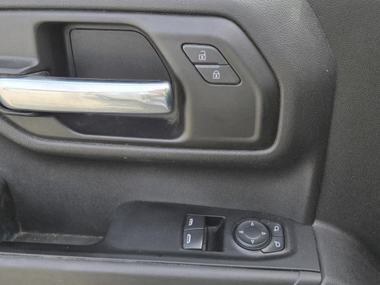 2020-chevrolet-silverado-1500-image-40