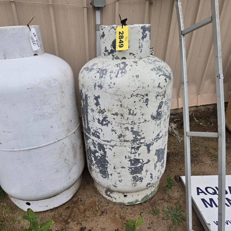 #2849 • 120 Gallon LP Tank