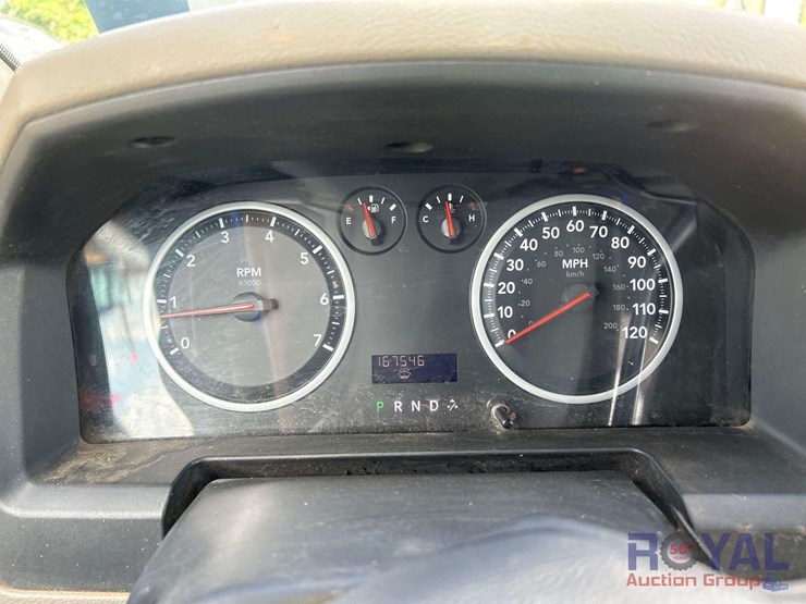 2012-ram-3500-crew-cab-flat-bed-truck-image-9