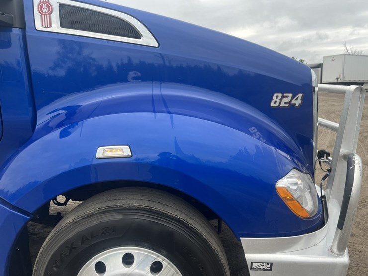 2020-kenworth-t680-image-10