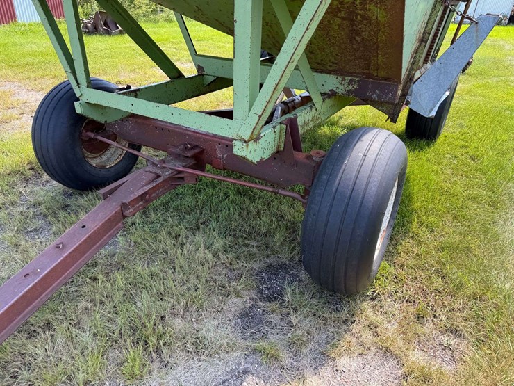 parker-gravity-box,-250-bu.-8-bolt-hubs,-extendable-hitch-image-13