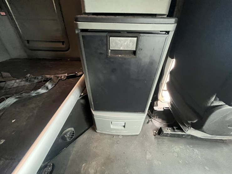 2020-kenworth-t680-image-97