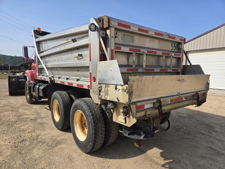 #1243-•-2002-international-6x4-dump-truck-image-4