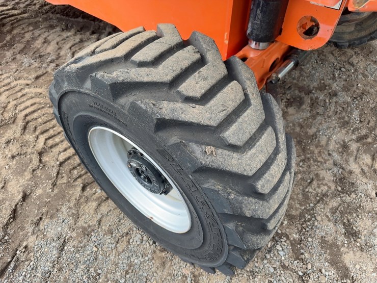 2016-jlg-460sj-image-12