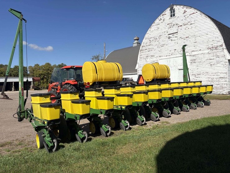 john-deere-7200-image-4