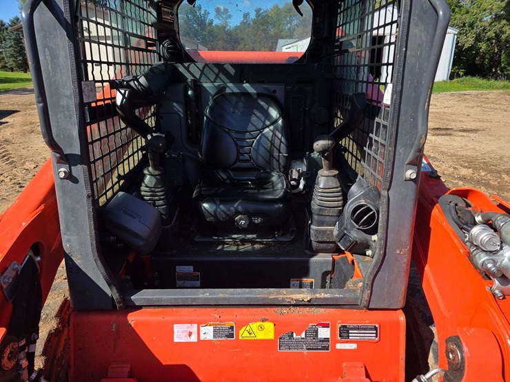 2019-kubota-ssv75-image-18