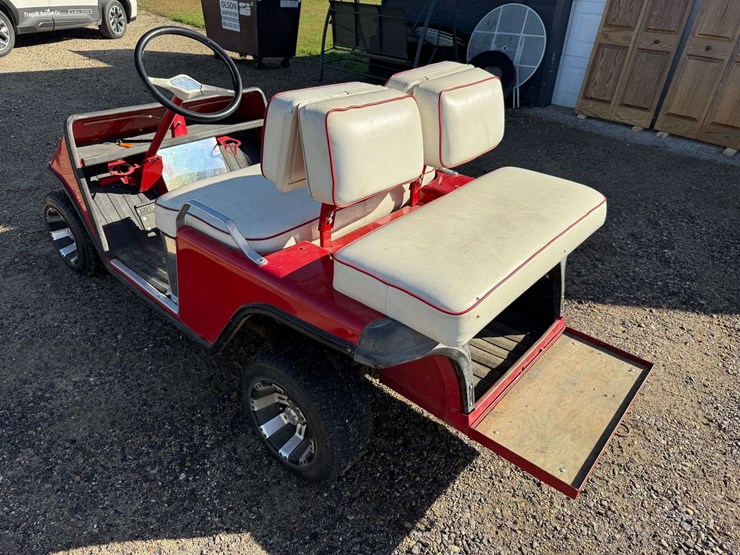 e-z-go-2-stroke-golf-cart,-runs-and-drives,-oil-injector-does-not-work-so-you-have-to-mix-the-gas-image-5