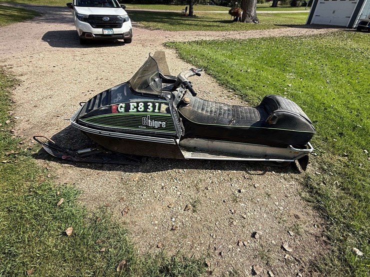 1976-arctic-cat-eltigre-5000-snowmobile,-2,412-miles,-has-not-ran-for-a-number-of-years,-engine-is-l-image-5