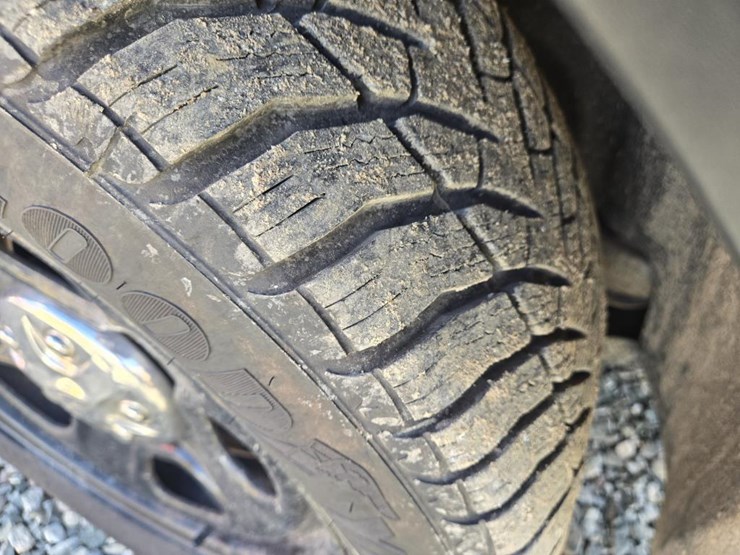 2018-ford-explorer-image-42