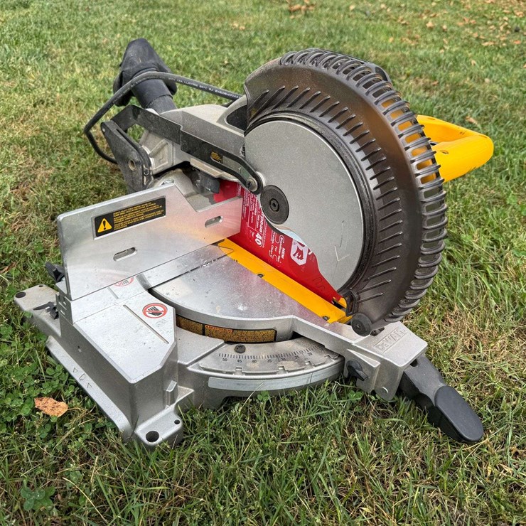 Dewalt 10” Compound Mitre Saw