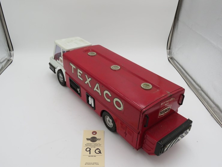 texaco-jet-fuel-tanker-truck-image-4