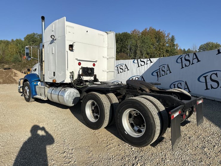 2007-peterbilt-386-image-3