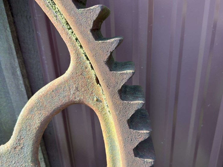 (2)-avery-25-50-bull-gears-image-5