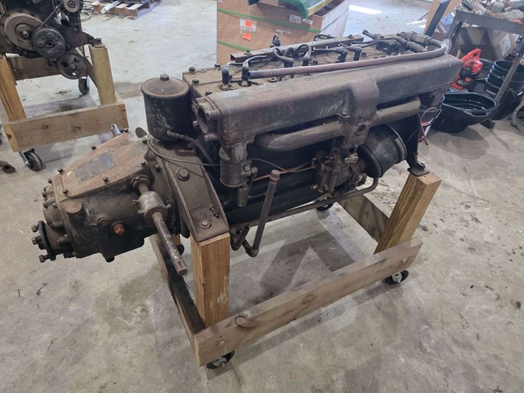 late-model-pontiac-inline-8-engine-converted-to-marine-use-by-kermath,-loose-and-in-excellent-condit-image-5
