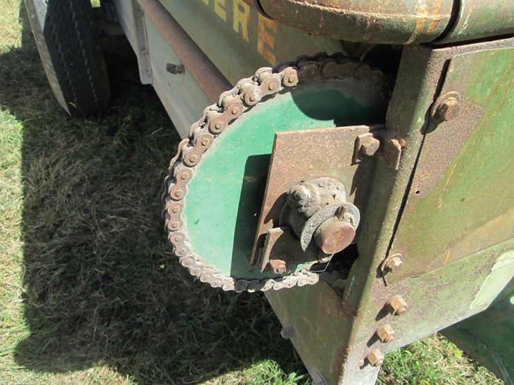 john-deere-33-image-14