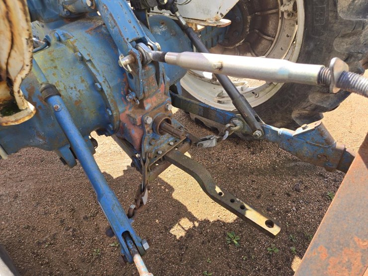 ford-4000-image-15