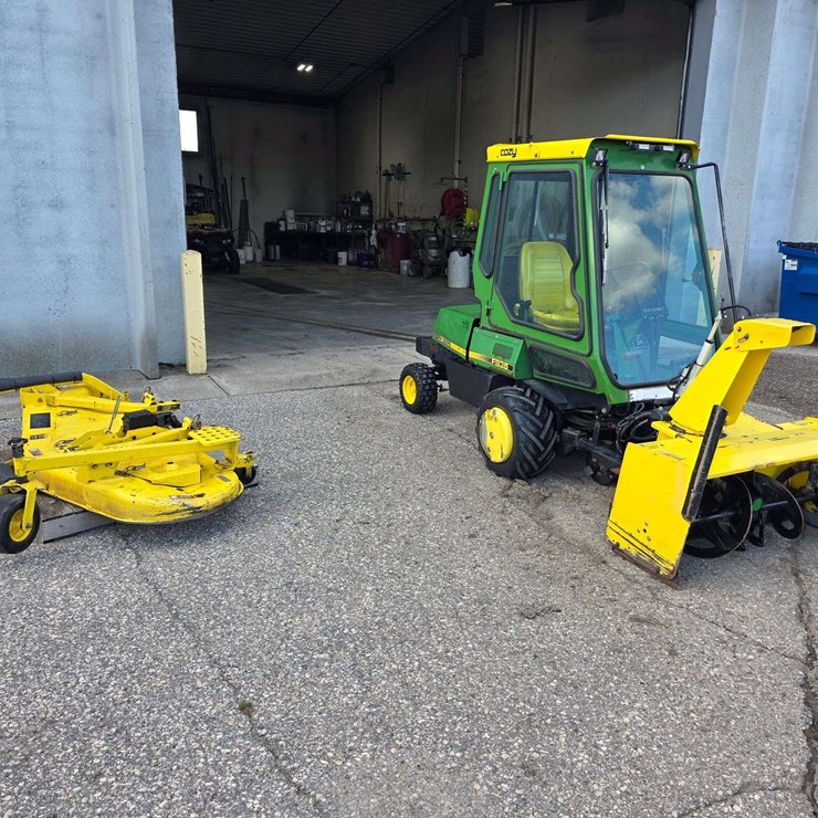 JOHN DEERE F935