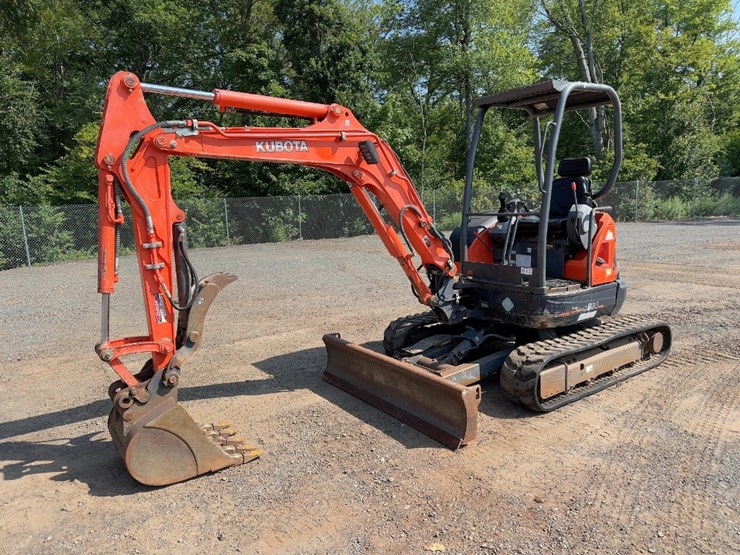 2011-kubota-u35-image-1
