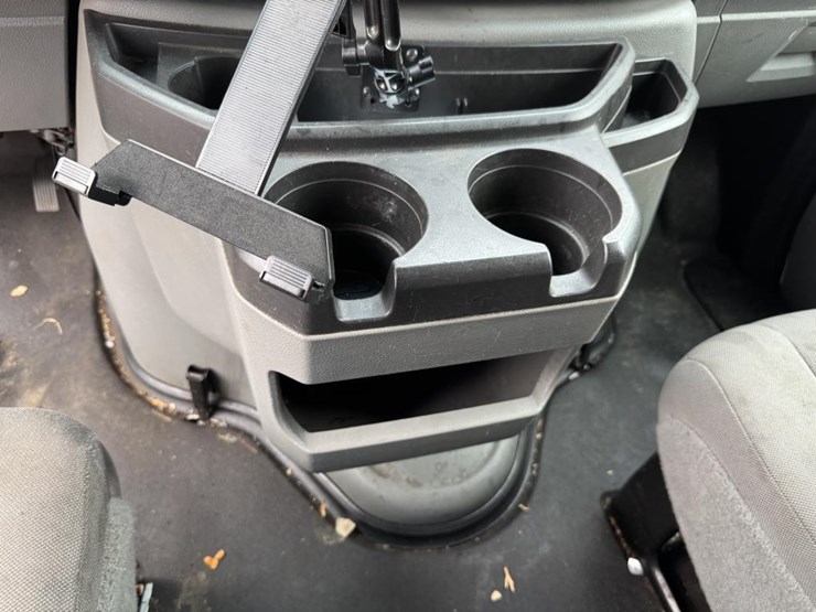 2011-ford-cargo-image-39