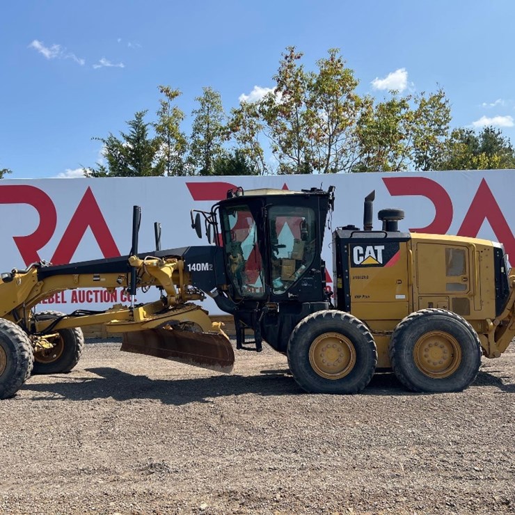 CATERPILLAR 140M2