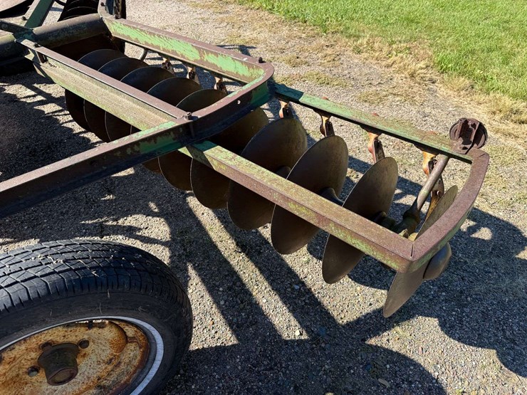 john-deere-12-image-15