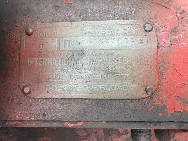 mccormick-farmall-h-tractor-image-17