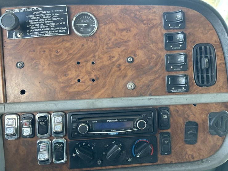 2007-peterbilt-386-image-69