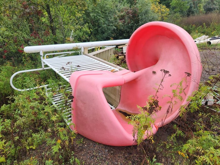 #2800-•-playground-slide-image-3