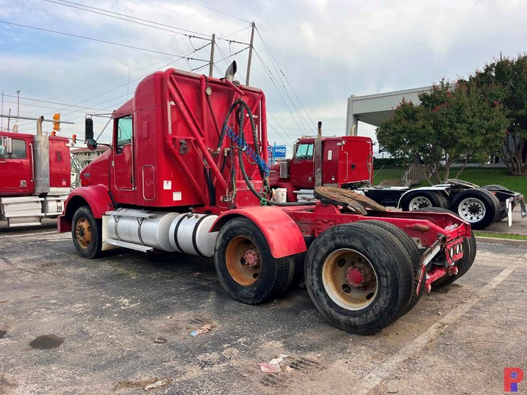2009-kenworth-t800-image-4