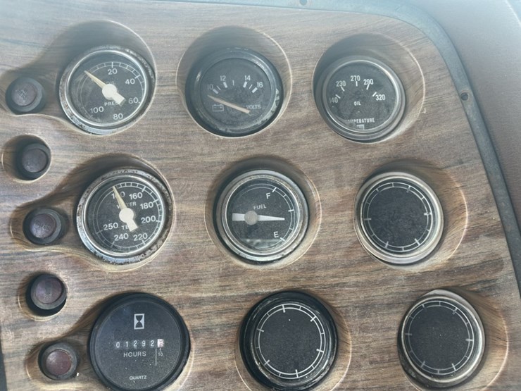 1979-ford-9000-image-29