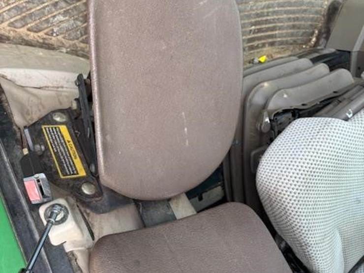 2005-john-deere-6420-image-13