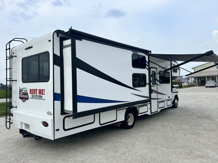 2021-ford-e450-image-5