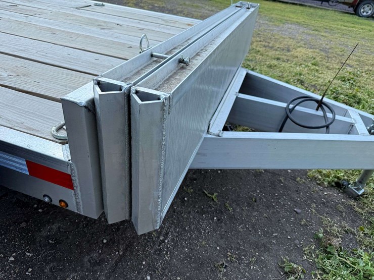 2023-wolverine-26'-aluminum-trailer,-(2)-7,000lb-axles,-(2)-7,000lb-ramps,-wood-floor,-235/80r16-tir-image-12