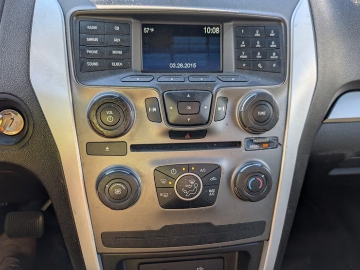 2014-ford-explorer-image-30
