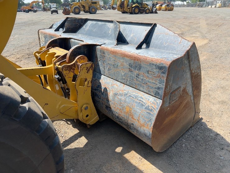 2016-caterpillar-938m-image-11