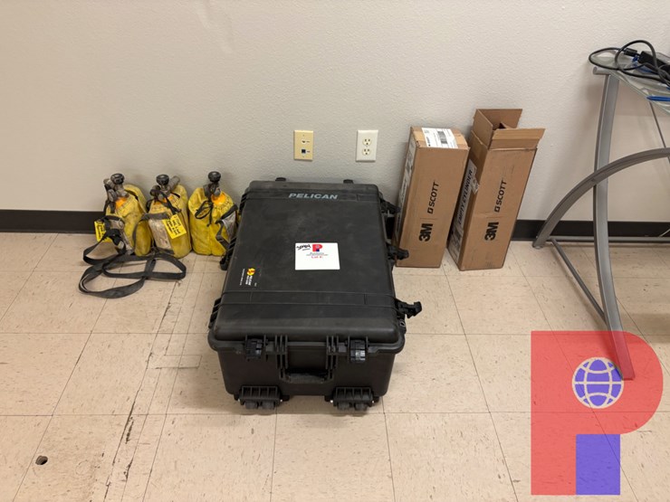 (5)-3m-scott-scba-tanks-&-(1)-niosh-scba-tank-w/-mask-&-pelican-case-image-1