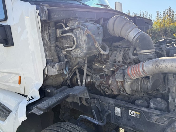 2020-peterbilt-579-image-24