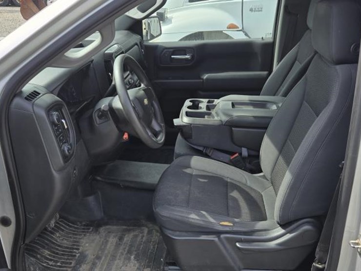 2020-chevrolet-silverado-1500-image-36