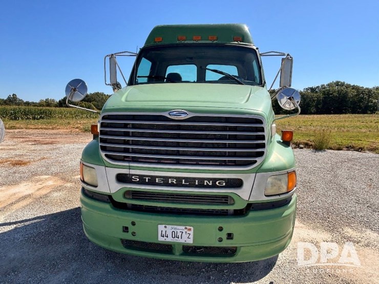 2004-sterling-day-cab-truck-(gp11427,-unit-31350)-image-3