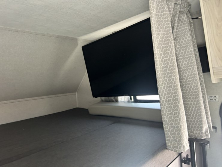 2022-ford-e350-image-48
