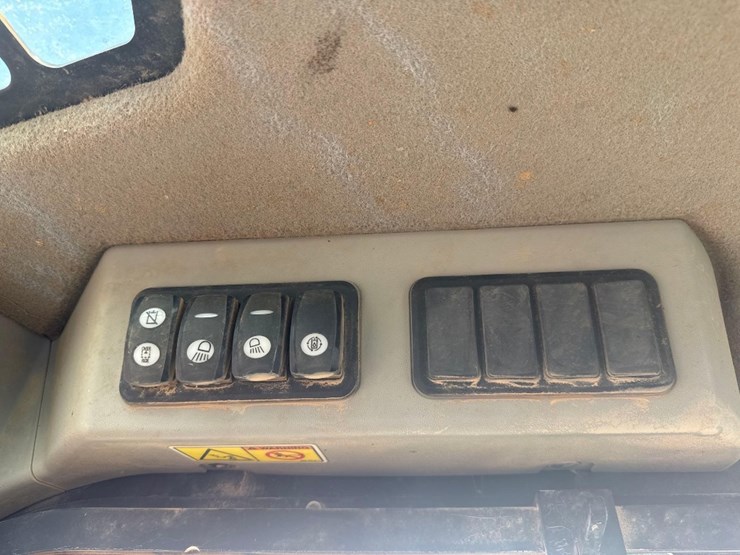 2014-caterpillar-289d-image-29