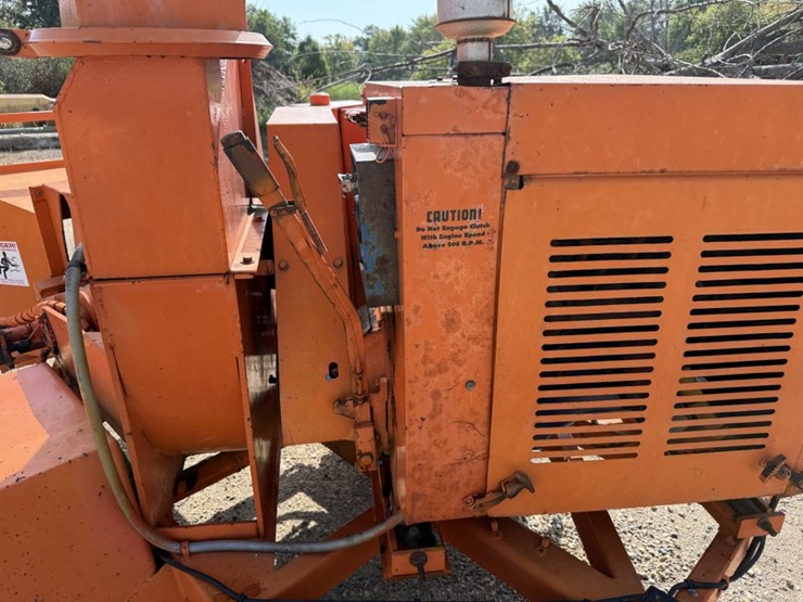 #1233-•-towable-wood-chipper-image-25