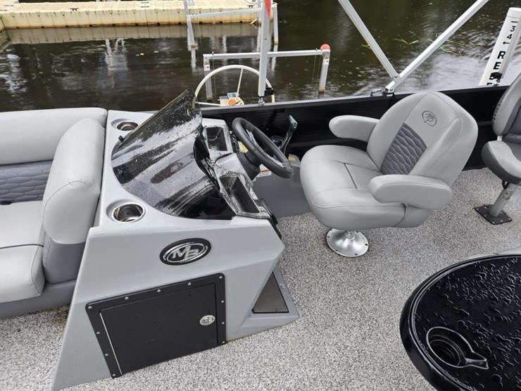 #1225-•-montego-bay-8522-pontoon-boat-image-11
