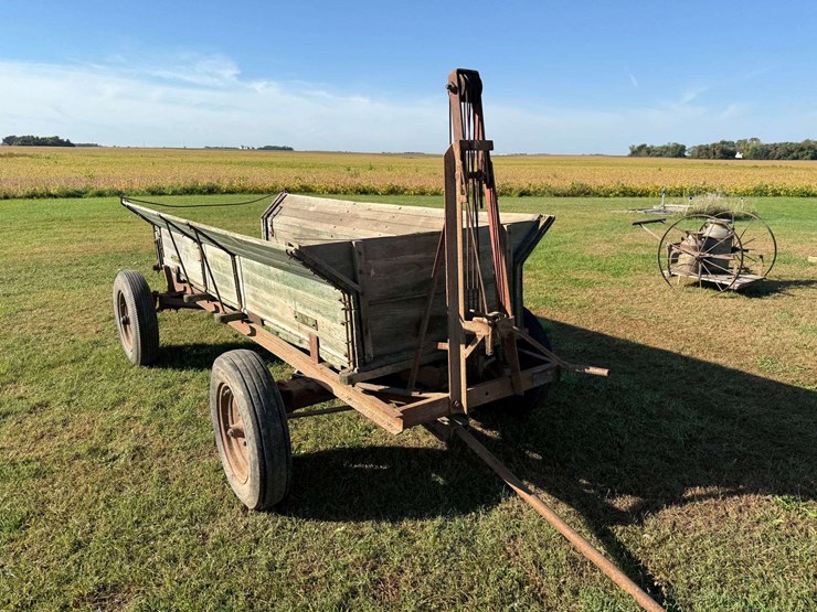 old-wooden-flairbox-trailer-image-2