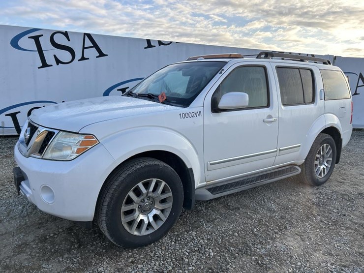 2009-nissan-pathfinder-le-image-1