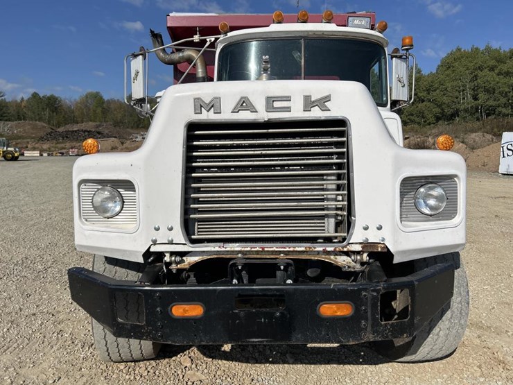 1995-mack-dm690s-image-8