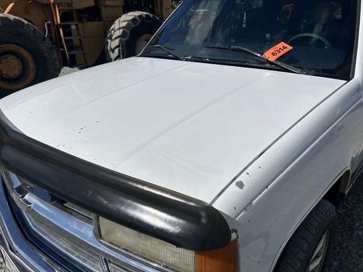 1997-chevrolet-tahoe-image-12