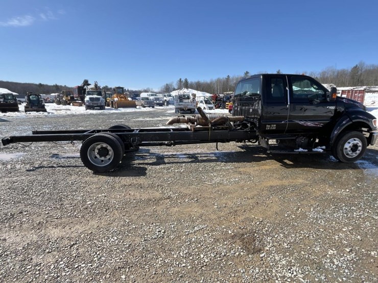 2013-ford-f650-xlt-image-6