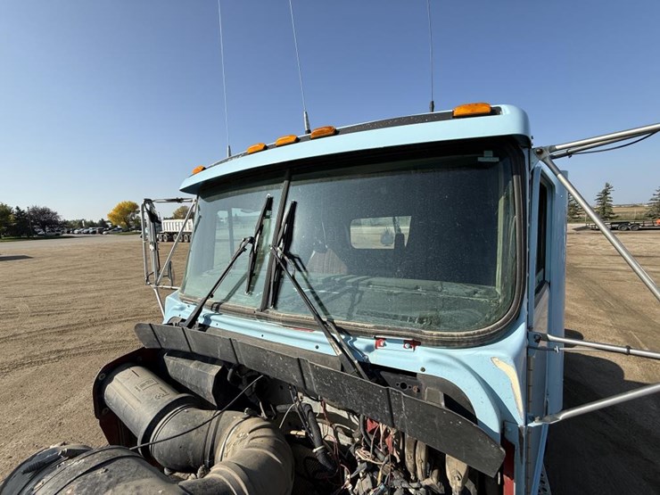 2015-kenworth-t800-image-45